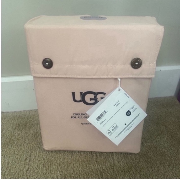 🎄Queen UGG Sheet Set - Picture 3 of 3
